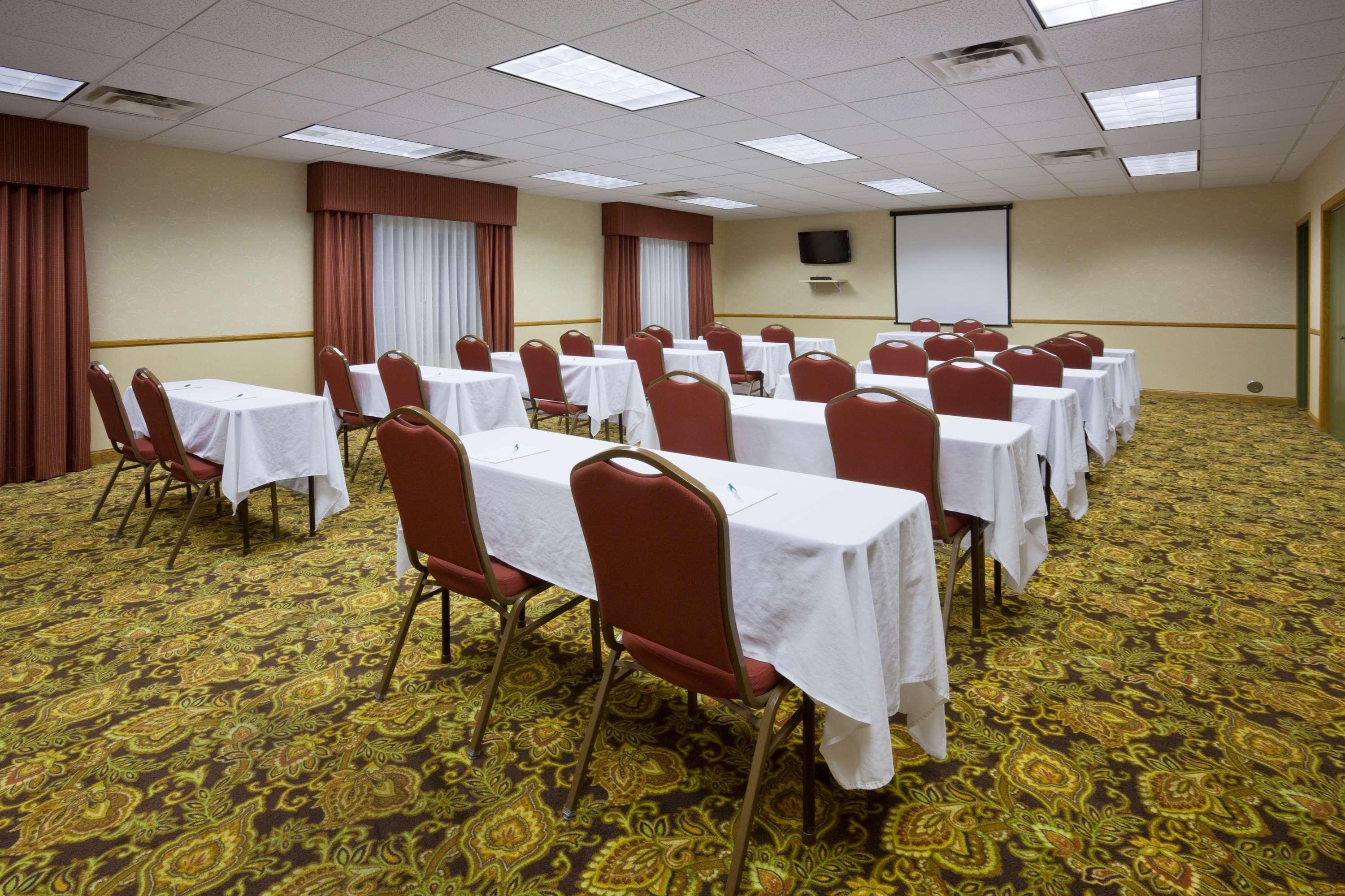 Country Inn & Suites By Radisson, Watertown, Sd ภายนอก รูปภาพ