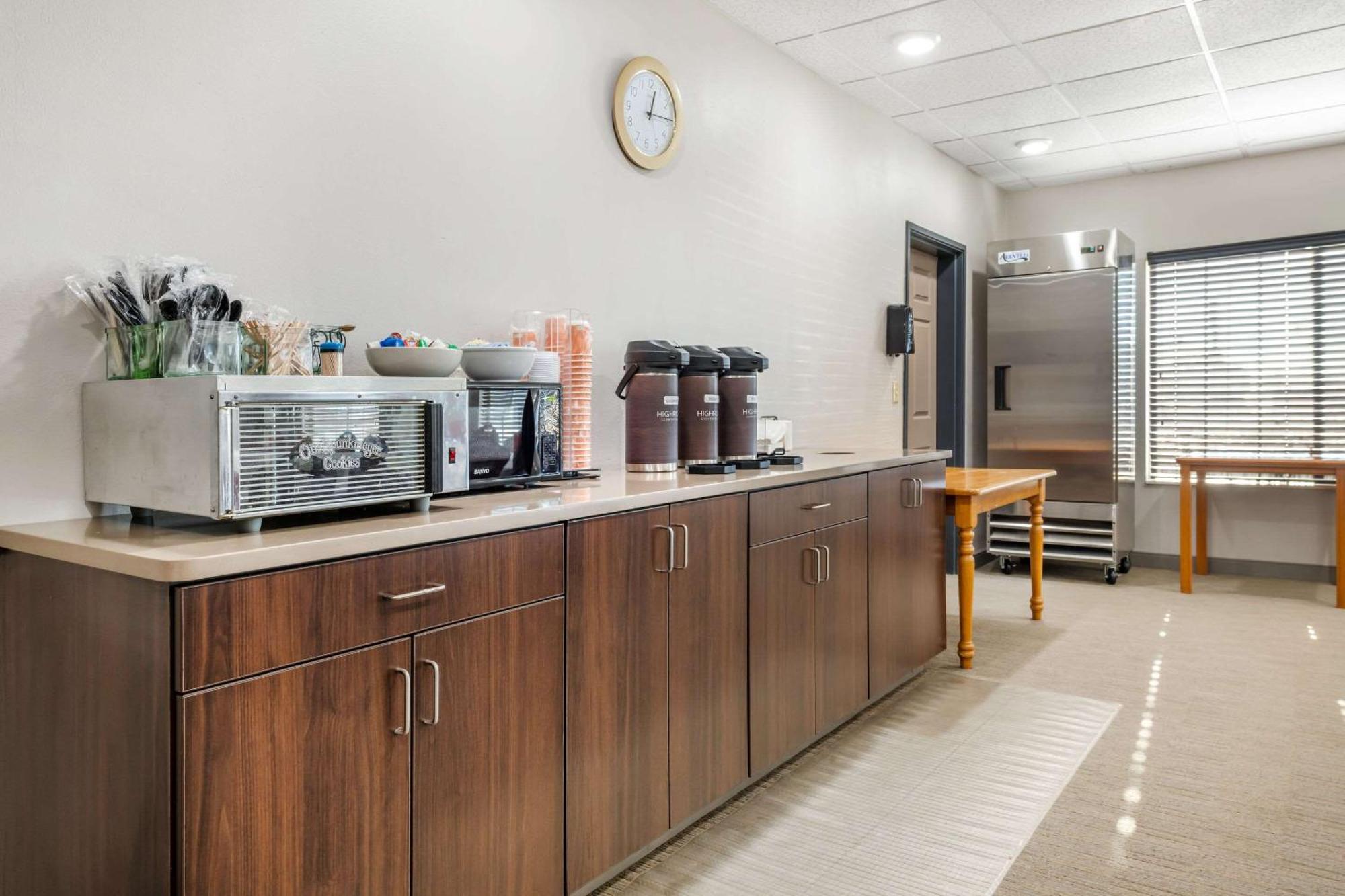 Country Inn & Suites By Radisson, Watertown, Sd ภายนอก รูปภาพ