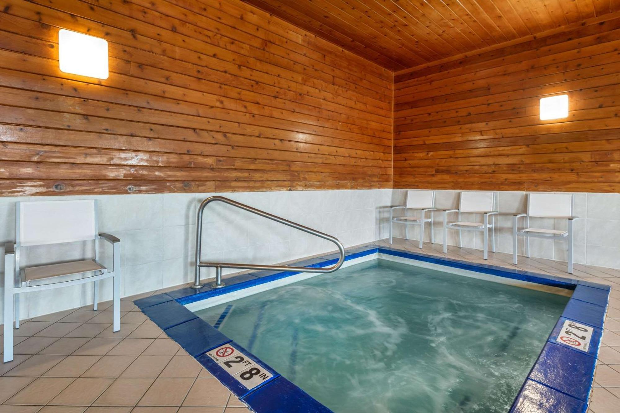 Country Inn & Suites By Radisson, Watertown, Sd ภายนอก รูปภาพ