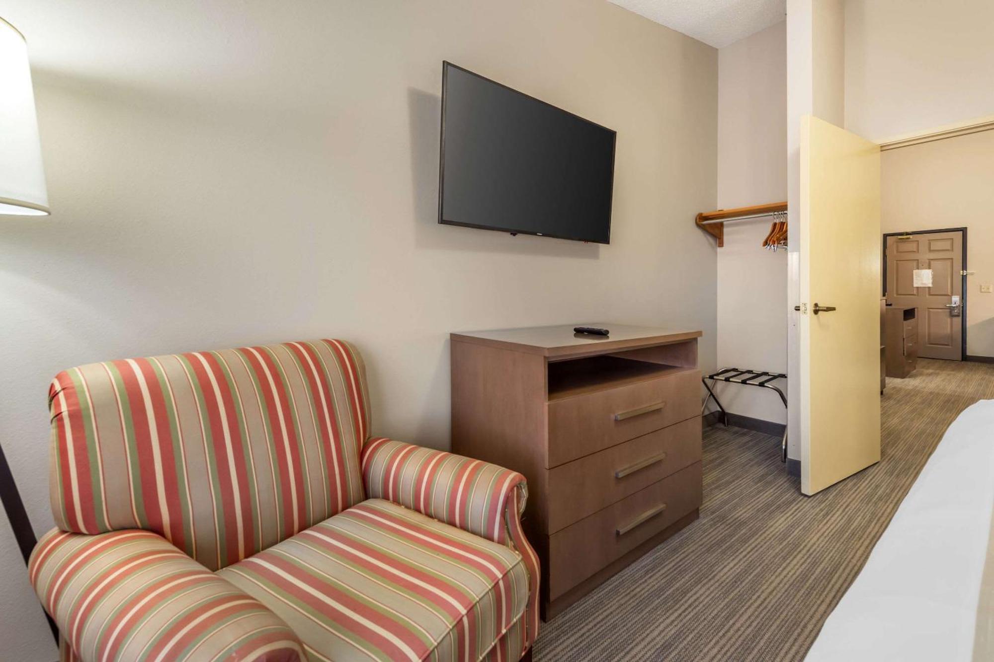 Country Inn & Suites By Radisson, Watertown, Sd ภายนอก รูปภาพ