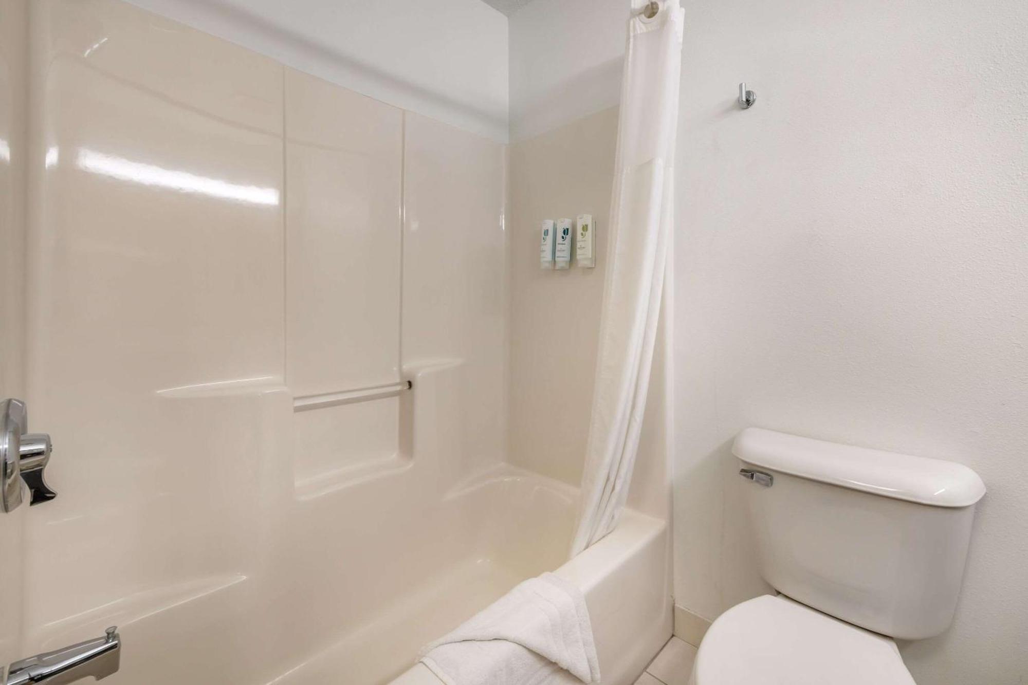 Country Inn & Suites By Radisson, Watertown, Sd ภายนอก รูปภาพ