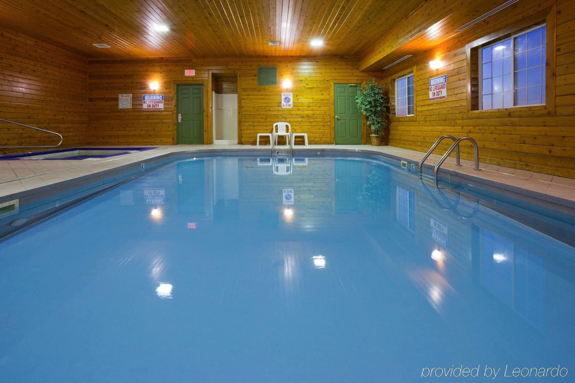 Country Inn & Suites By Radisson, Watertown, Sd ภายนอก รูปภาพ